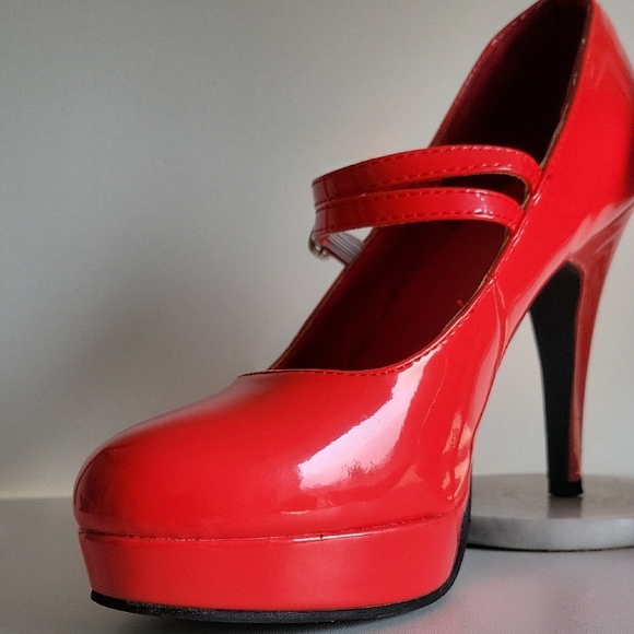 Red Patent Leather Mary Jane Heels - Picture 2 of 11